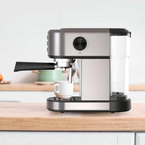Kolbowy ekspres do kawy Black+Decker BXCO1350E