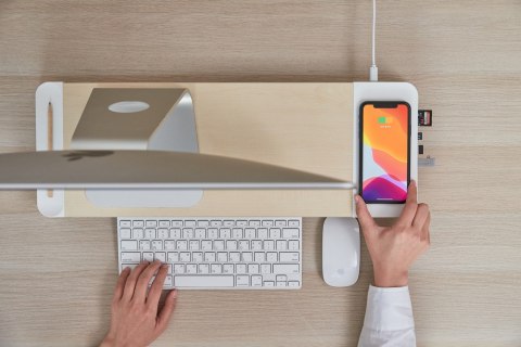 POUT Eyes8 - Podstawka pod monitor w kolorze białym z funkcją szybkiego i bezprzewodowego ładowania. Wielofunkcyjne rozwiązanie 